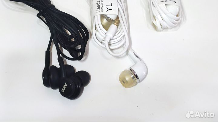 Наушники проводные Samsung. Гарнитура