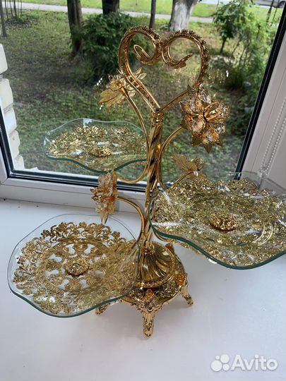 Конфетница на ножке