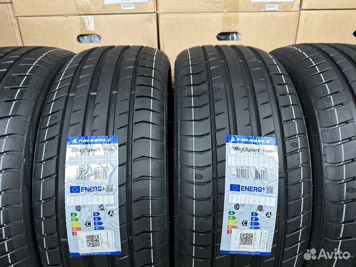 Triangle EffeXSport TH202 225/40 R19 и 255/35 R19 96Y