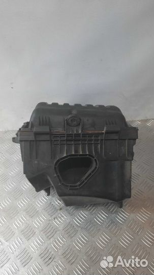 Корпус воздушного фильтра Volkswagen Sharan
