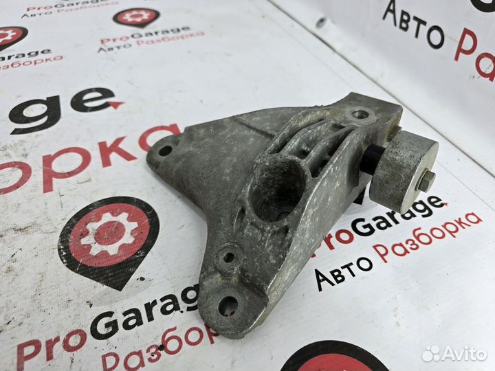 Кронштейн двигателя левый BMW 5 F10 F11 F18 F07 бм