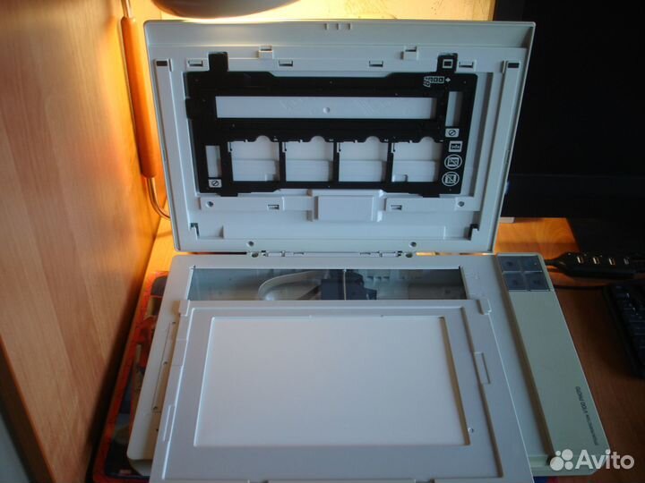 Сканер Epson Perfection V100 Photo