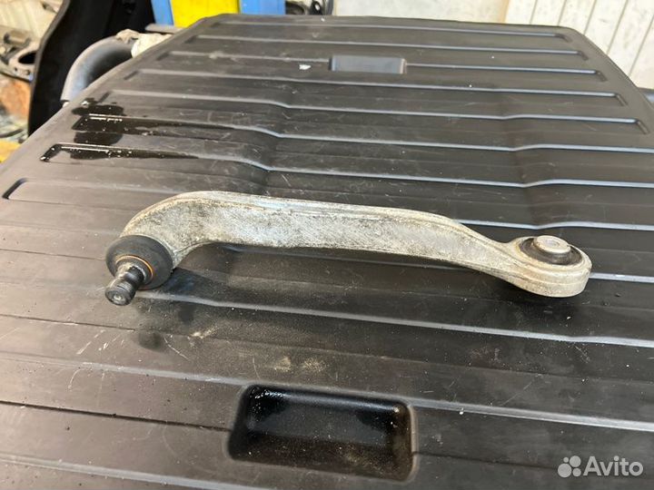 Рычаг верхний передний правый Audi A6 Allroad C6