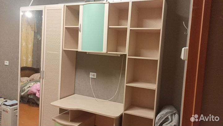 Детский уголок, стол для ученика