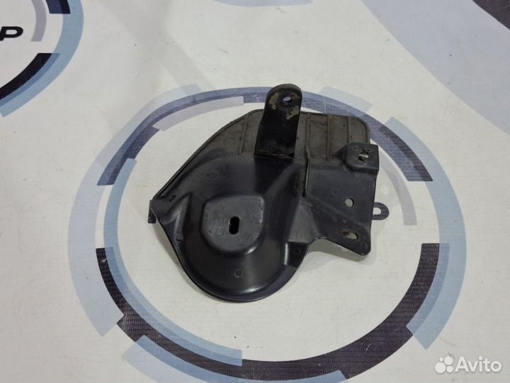 Брызговик задний левый Skoda Superb