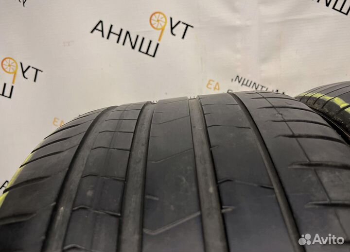 Pirelli P Zero PZ4 315/30 R22 94Y