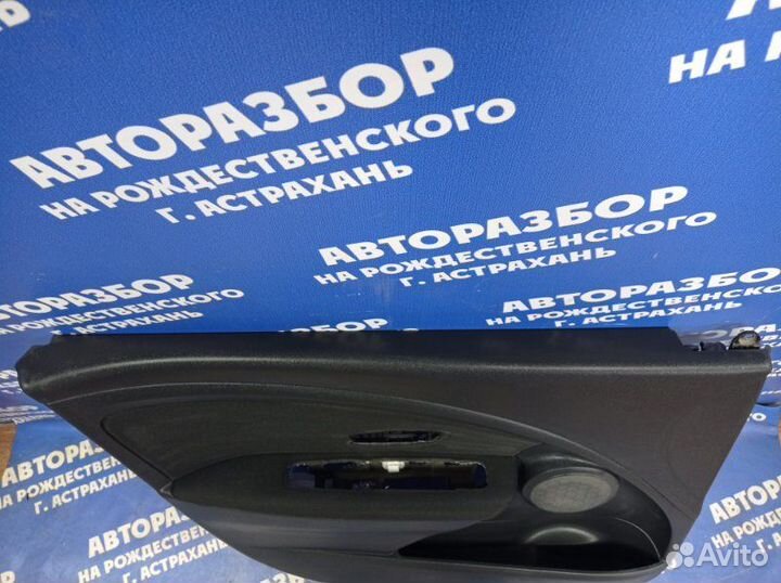 Передняя левая обшивка двери Renault Megane 3