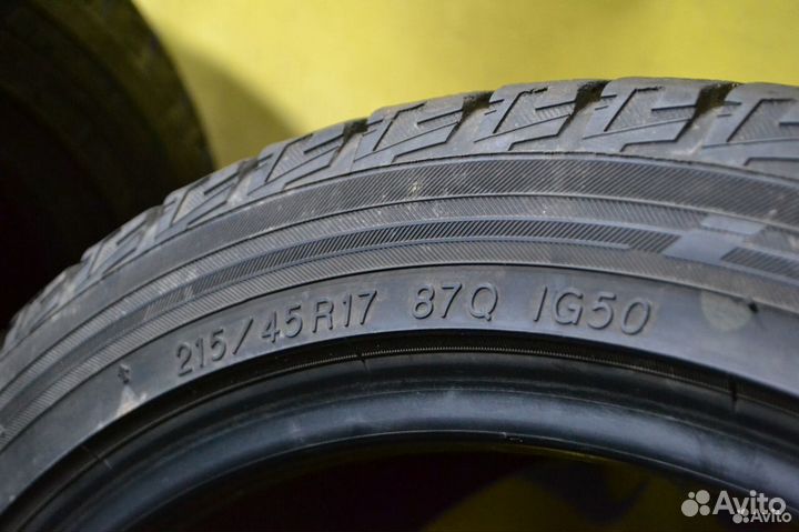 Yokohama Ice Guard IG50 215/45 R17