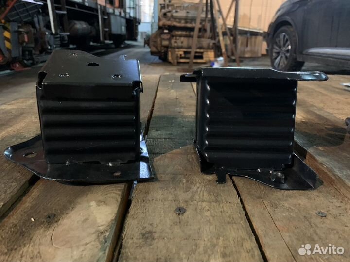 Кронштейн усилителя заднего бампера mitsubishi out