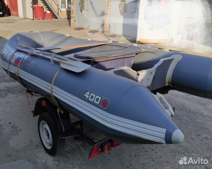 Лодка Yukona 400 с мотором mercury 15mh и прицепом