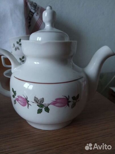 Два чайных сервиза