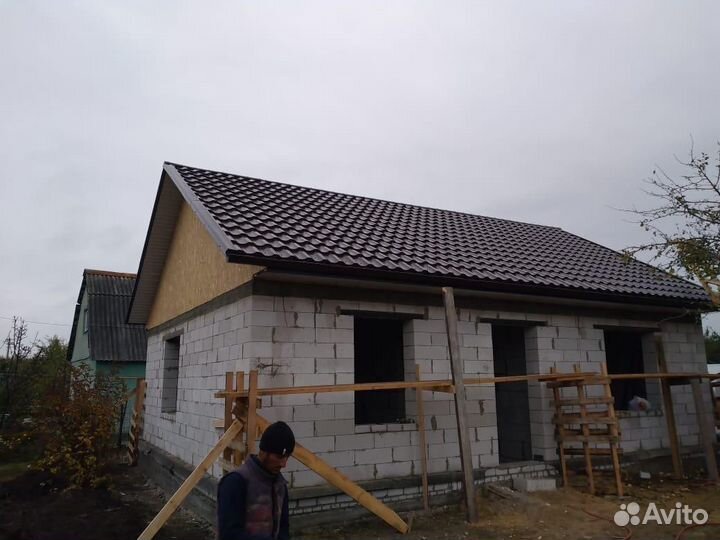 Бригада строителей