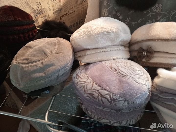 Женские меховые шапки