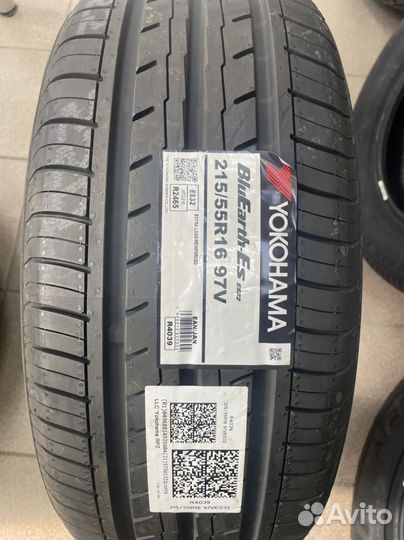 Yokohama BluEarth-ES ES32 215/55 R16 97V