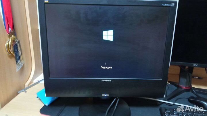 Монитор с проводом