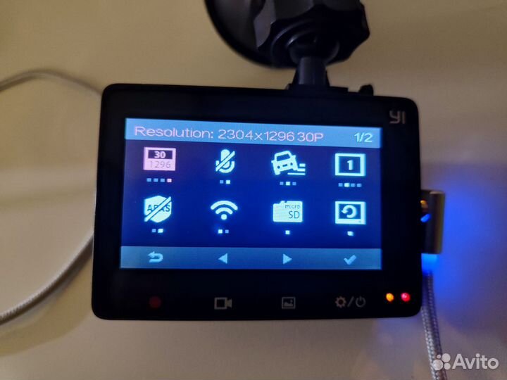 Видеорегистратор YI SMART Dash Camera