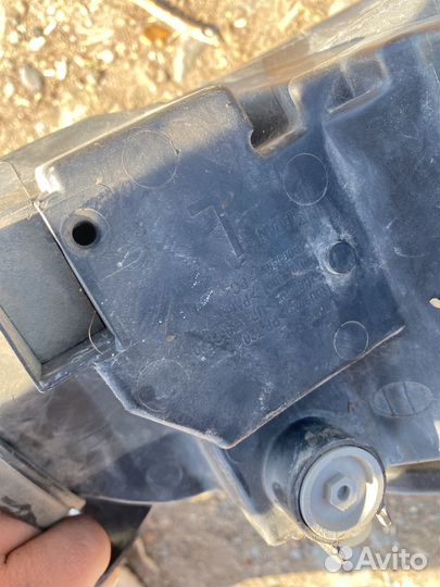 Фары Toyota corolla 120 хэтчбек дефектные