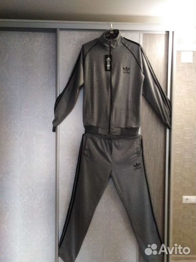 Спортивный костюм adidas новый