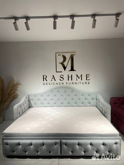 Диван с ящиками