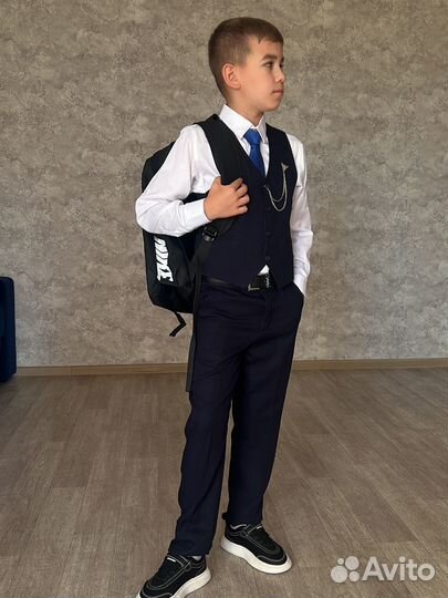 Школьный костюм