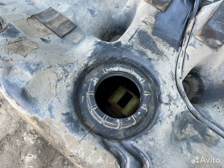 Топливный бак Nissan Primera P11