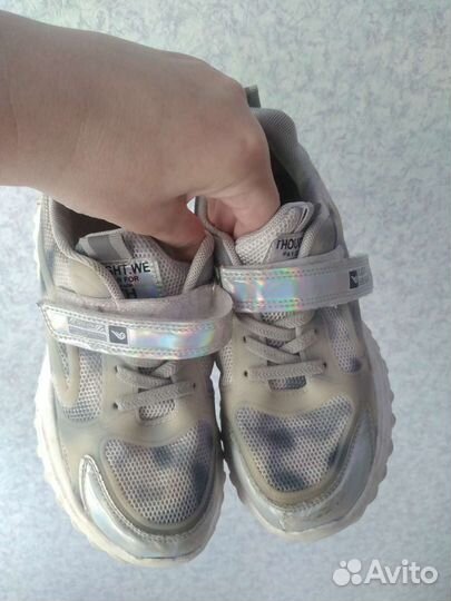 Кроссовки на девочку