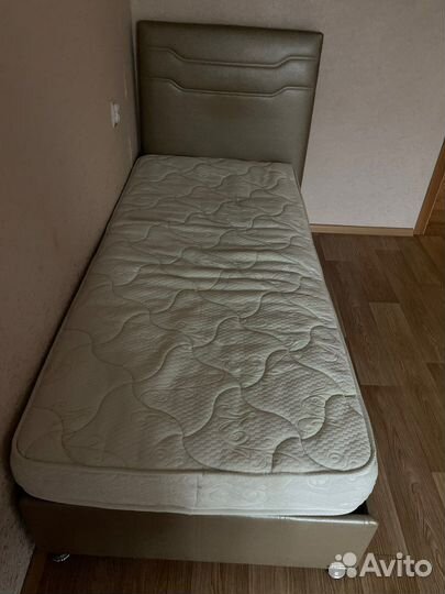 Кровать односпальная с матрасом детская