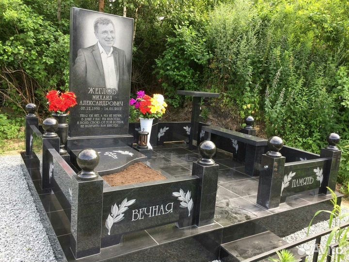 Памятники из гранита и мрамора