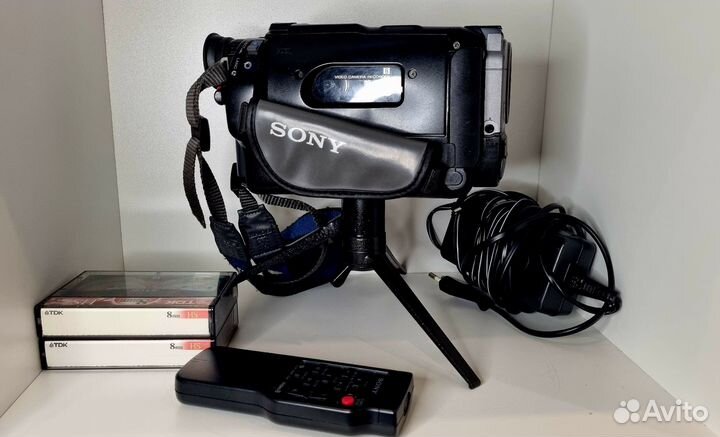 Видеокамера Sony CCD- TR511E 1998 года