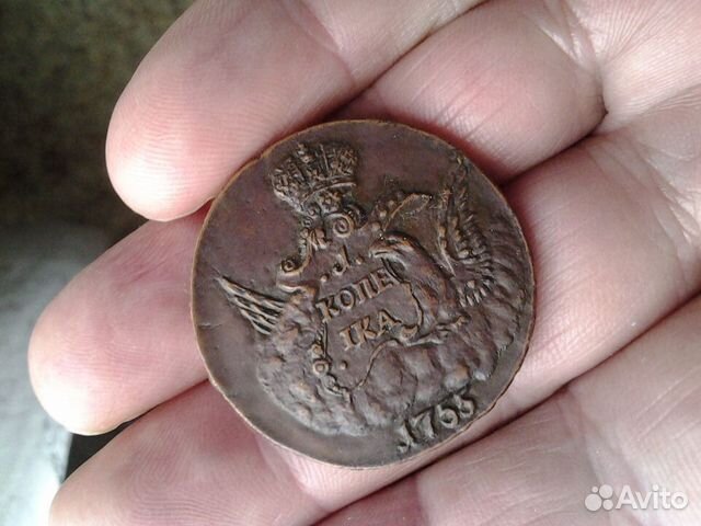 Рубль 1756 золото. Орел в облаках монета. Копейка 1755 года орел в облаках. Орел в облаках монета. Монета орел в облаках 1755.