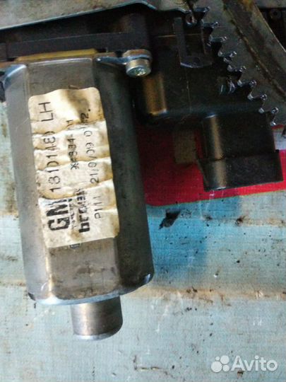 Стеклоподъёмник передний Опель Астра H