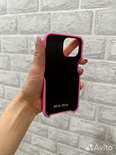 Чехол на iPhone