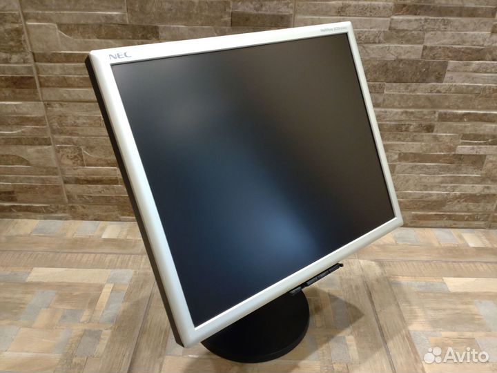 Матовый монитор NEC Multisync LCD1970NX 19