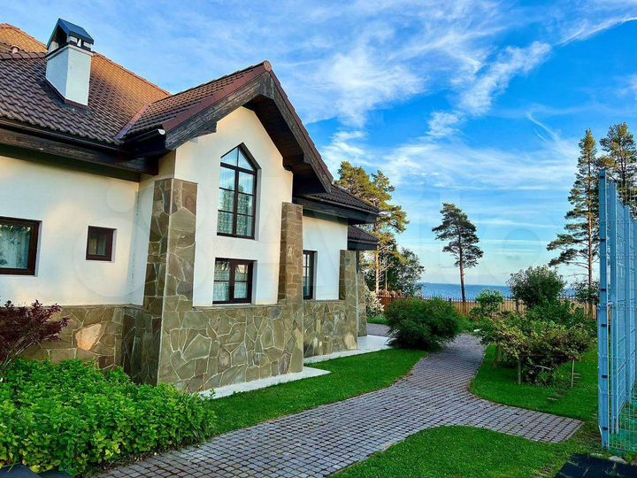 Коттедж 210 м² на участке 23 сот.