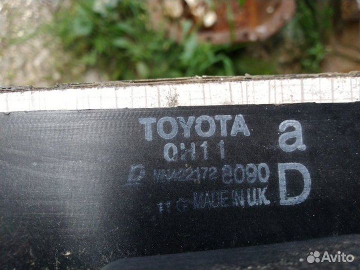 Радиатор охлаждения двигателя Toyota Avensis 2.0