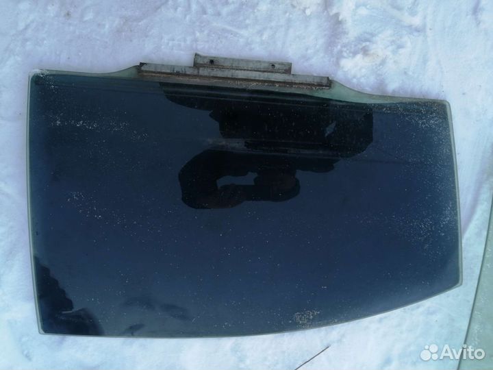 Боковое стекло на Lexus