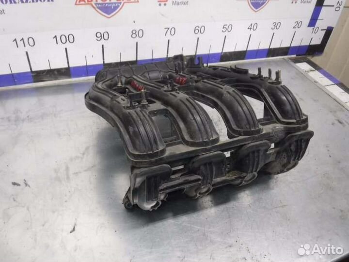 Коллектор впускной Лада Приора 126 2011