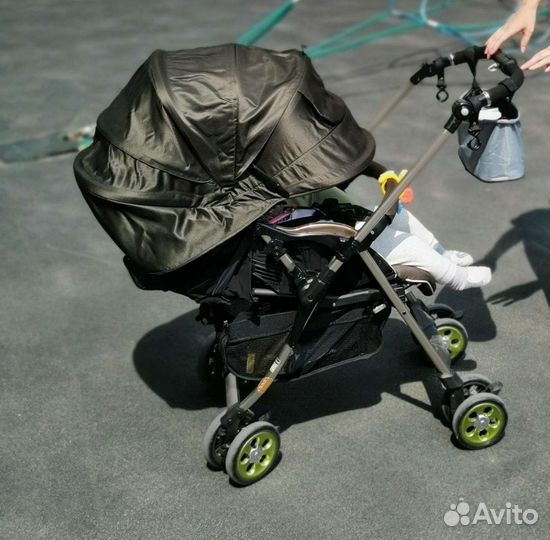 Прогулочная коляска Combi MiracleTurn Premier