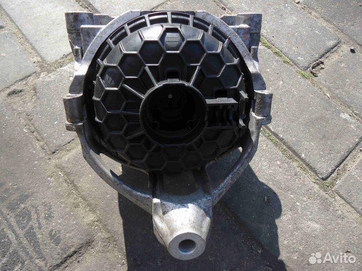 Подушка крепления двигателя на Audi Q5 2018 4M0199