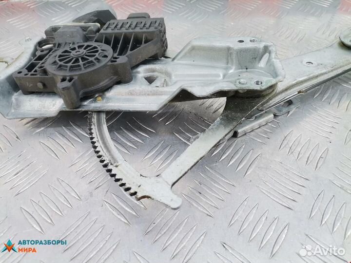 Стеклоподъемник передний левый Opel Astra F рест