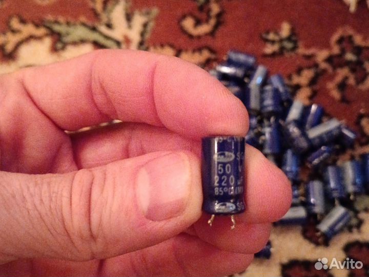 Конденсатор 220 мкФ 50в
