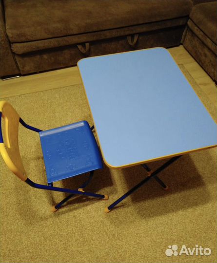 Детский стол и стульчик