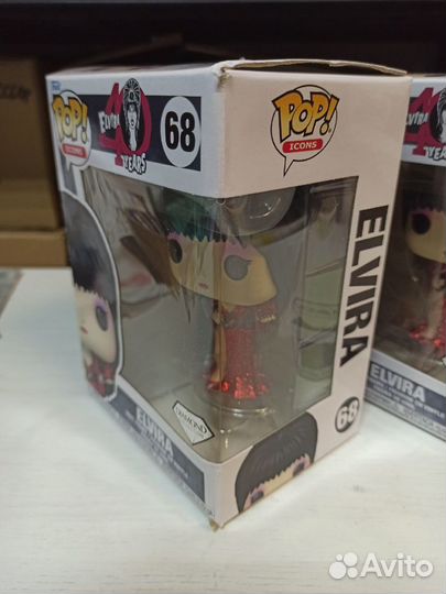 Фигурка Funko Pop Elvira with Heart Diamond Glitt