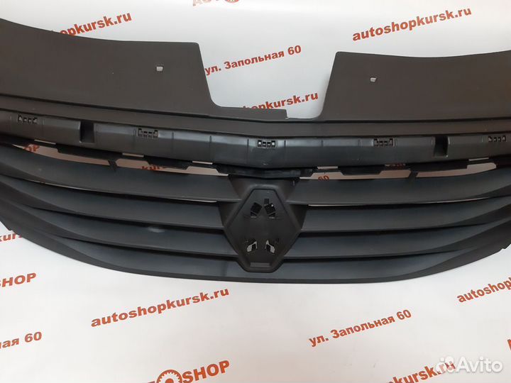 Решетка радиатора Рено Логан Logan фаза 2