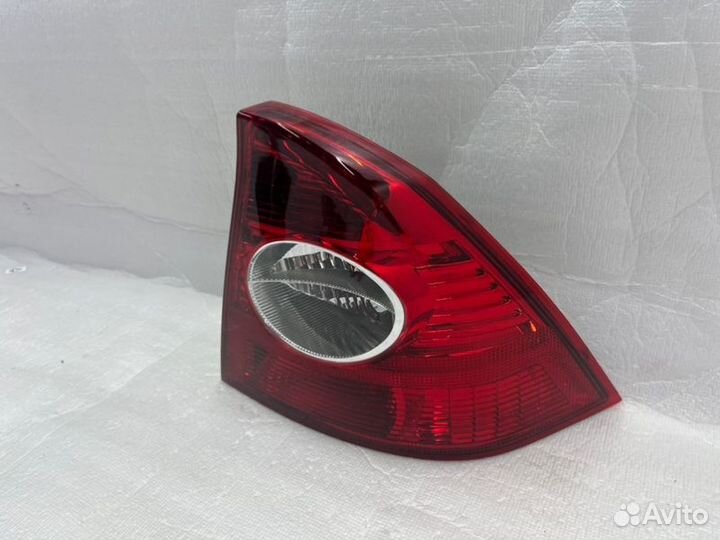 Фонарь наружный задний правый Ford Fokus 2