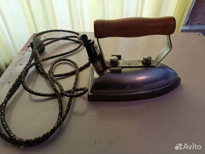 Старинные утюги СССР