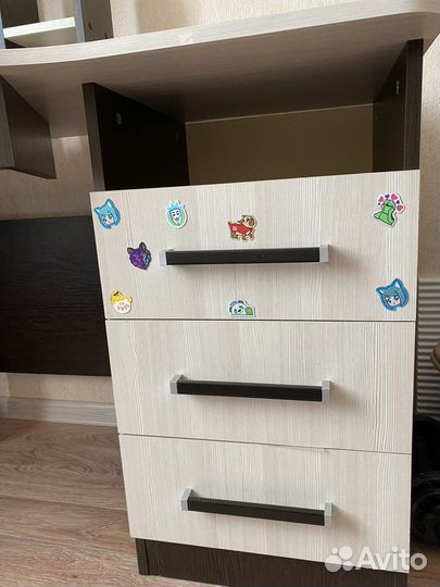 Продам компьютерный стол