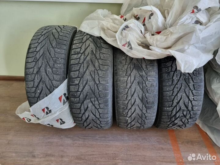 Nokian Tyres Hakkapeliitta R2 SUV 235/60 R17