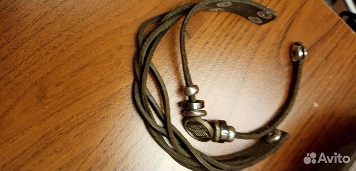 Кожаный браслет