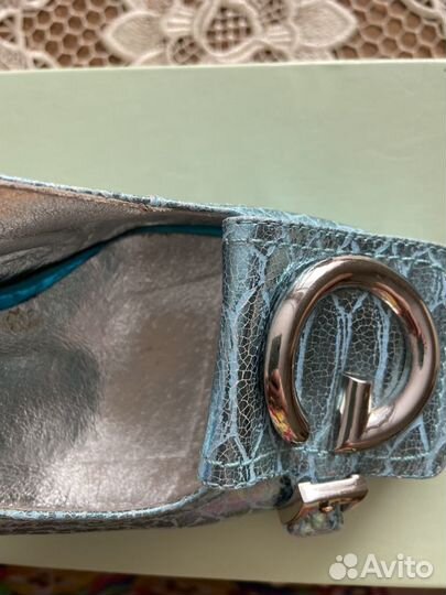 Босоножки кожаные